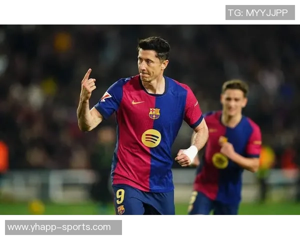 西甲联盟因球场积雪达20厘米申请推迟比赛天气影响引发关注 西甲联盟因球场积雪达20厘米申请推迟比赛天气影响引发关注