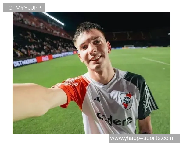 德天空报道多特蒙德与17岁左后卫普拉特斯达达成口头协议报价近千万遭拒 德天空报道多特蒙德与17岁左后卫普拉特斯达达成口头协议报价近千万遭拒