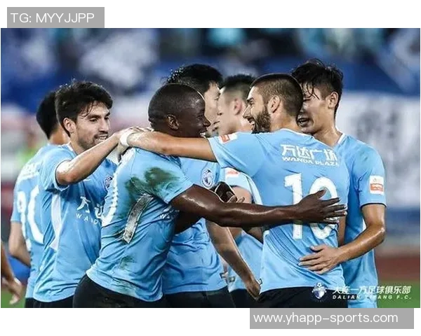 弗洛伦蒂诺与贡萨洛合影庆祝帽子戏法展现球队团结精神 弗洛伦蒂诺与贡萨洛合影庆祝帽子戏法展现球队团结精神